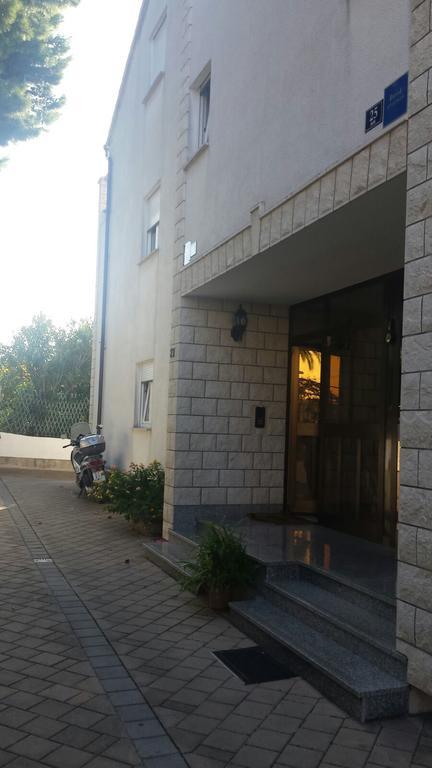 Marina Apartment *